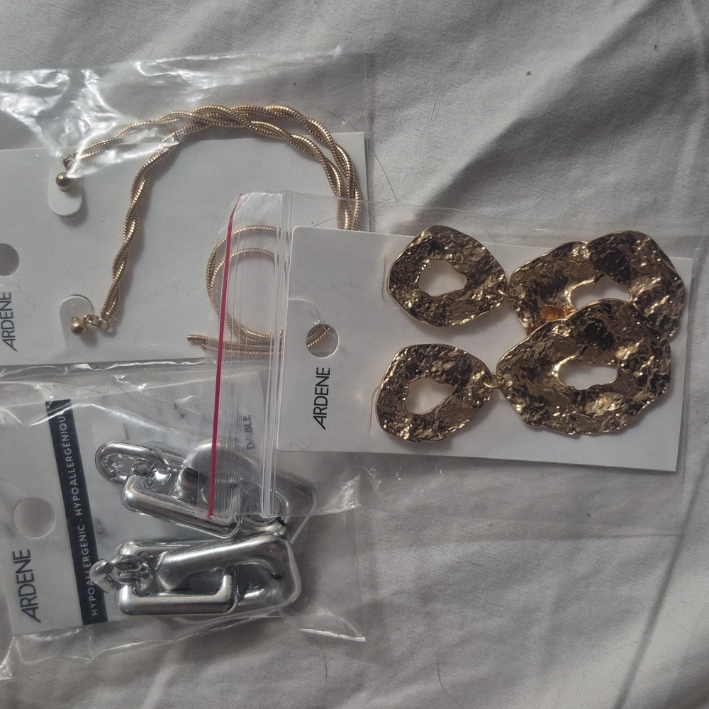 3 earrings from ardenes